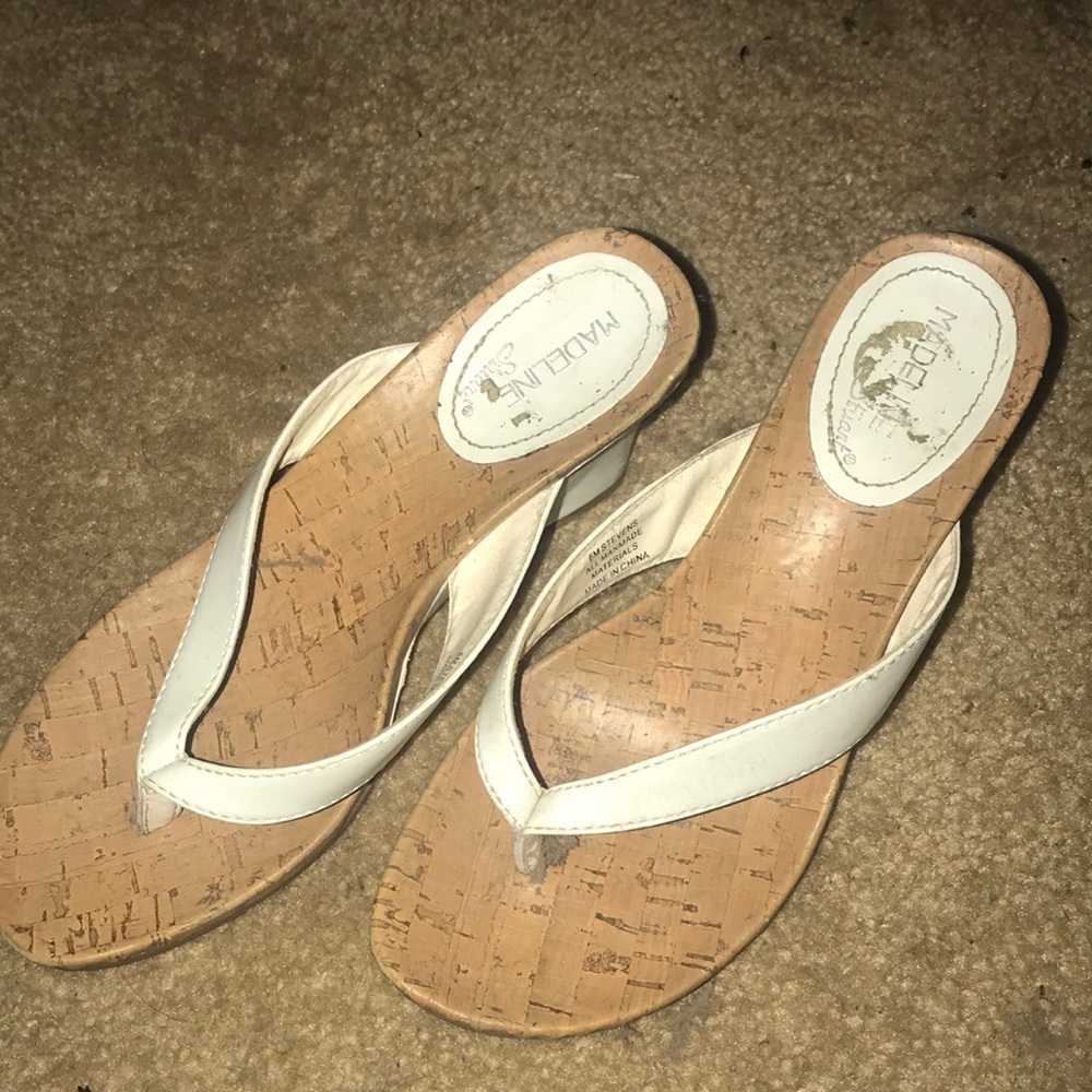 While small wedge slides